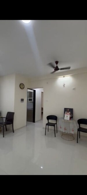 Master Bedroom in 2 BHK Apartment at Amrut Smruti CHS, Andheri West – for Rent