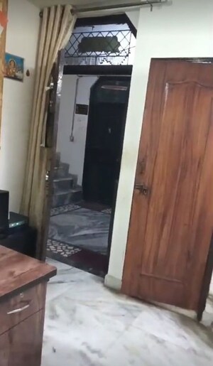  3 BHK Builder Floor at Shakti Khand Iii – for Rent