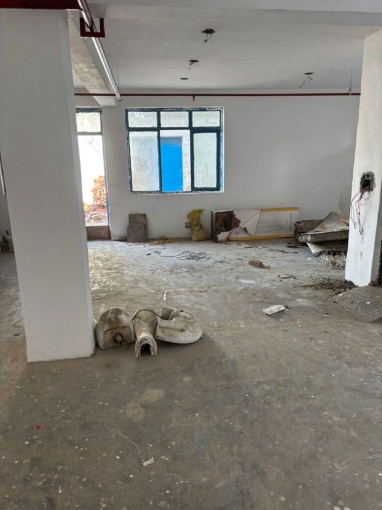  Parking, sector 64 Commercial Warehouse 1200 Sq.Ft. In Sector 64 Noida 10191741