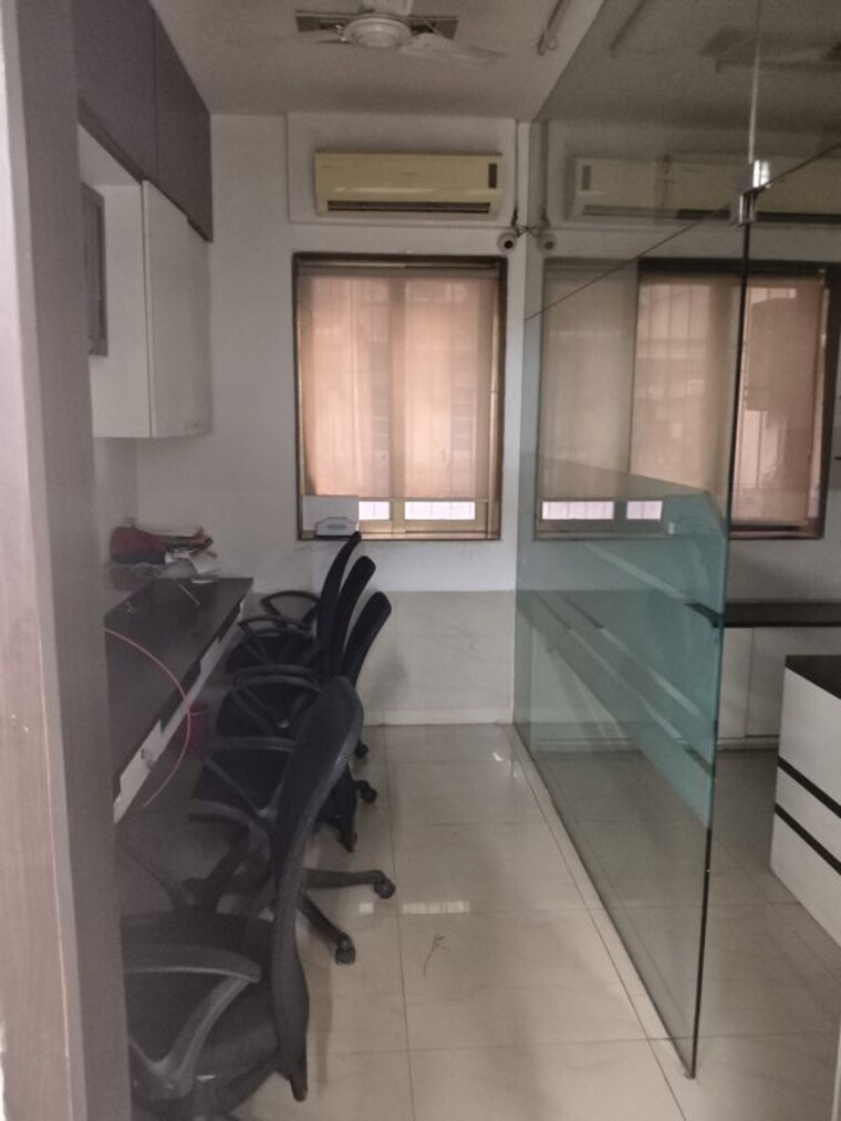 Team Area, vile parle west Commercial Office Space 1050 Sq.Ft. In Vile Parle West Mumbai 10191801