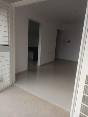 Room in 2 BHK Apartment at Millennium Atlas, Tathawade – for Rent