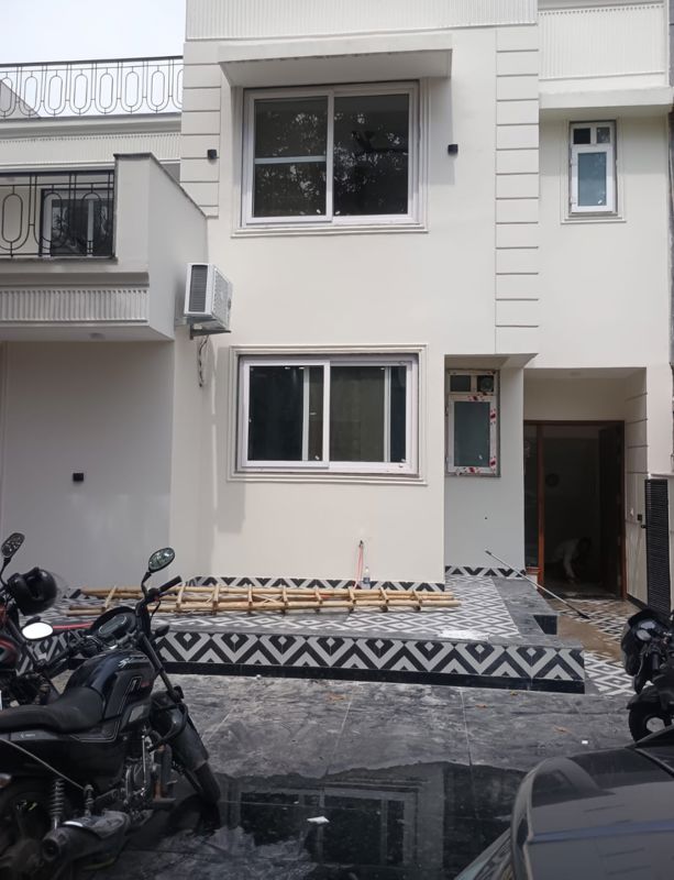 5 BHK + Pooja Room,Servant Room,Study Room,Extra Room 310 Sq.Yd. Villa in Nirvana Country Birch Court