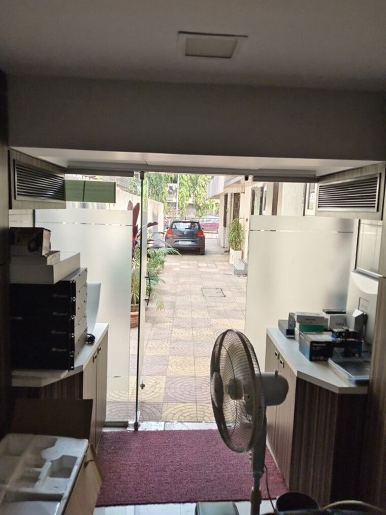 Team Area, vile parle west Commercial Office Space 200 Sq.Ft. In Vile Parle West Mumbai 10191865