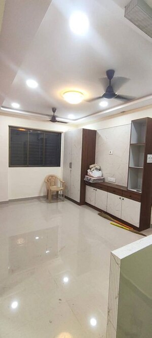 2 BHK Apartment For Rent in Malad East