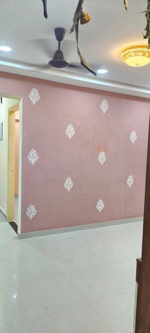 Room in 2 BHK Apartment at Malad East – for Rent