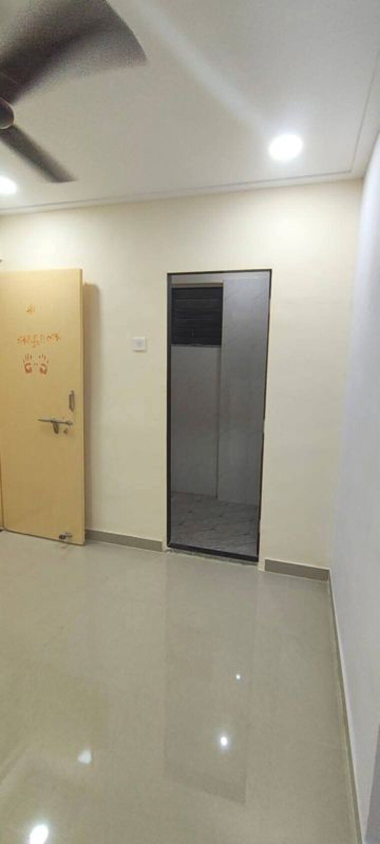 Room, malad east 2 Bedroom 650 Sq.Ft. Apartment In Malad East Mumbai 10191869