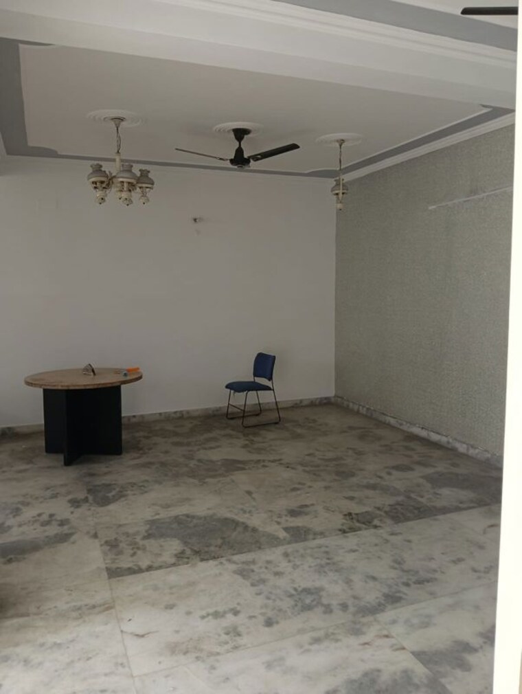 Room, ntpc-township 3 Bedroom 2000 Sq.Ft. Independent House In Sector 33 Noida 10191887