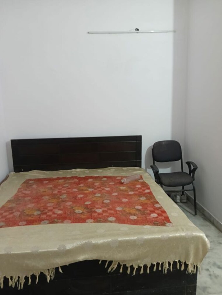 Bedroom, ntpc-township 3 Bedroom 2000 Sq.Ft. Independent House In Sector 33 Noida 10191887