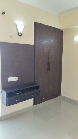 Furnished Amenities in 2 BHK Apartment at Nirala Eden Park, Sector 50 – for Rent