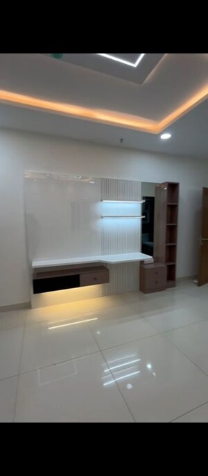 Room in 3 BHK Apartment at Prestige Tranquil, Kokapet – for Rent