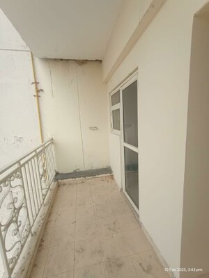 Building Lobby in 3 BHK Apartment at Mahagun Mantra II Villaments, Sector 10 Greater Noida – for Rent