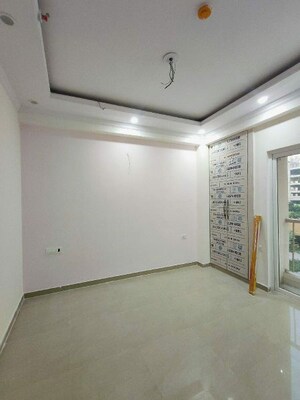 Room in 3 BHK Apartment at Elegant Splendour, Tech Zone 4 Greater Noida – for Rent