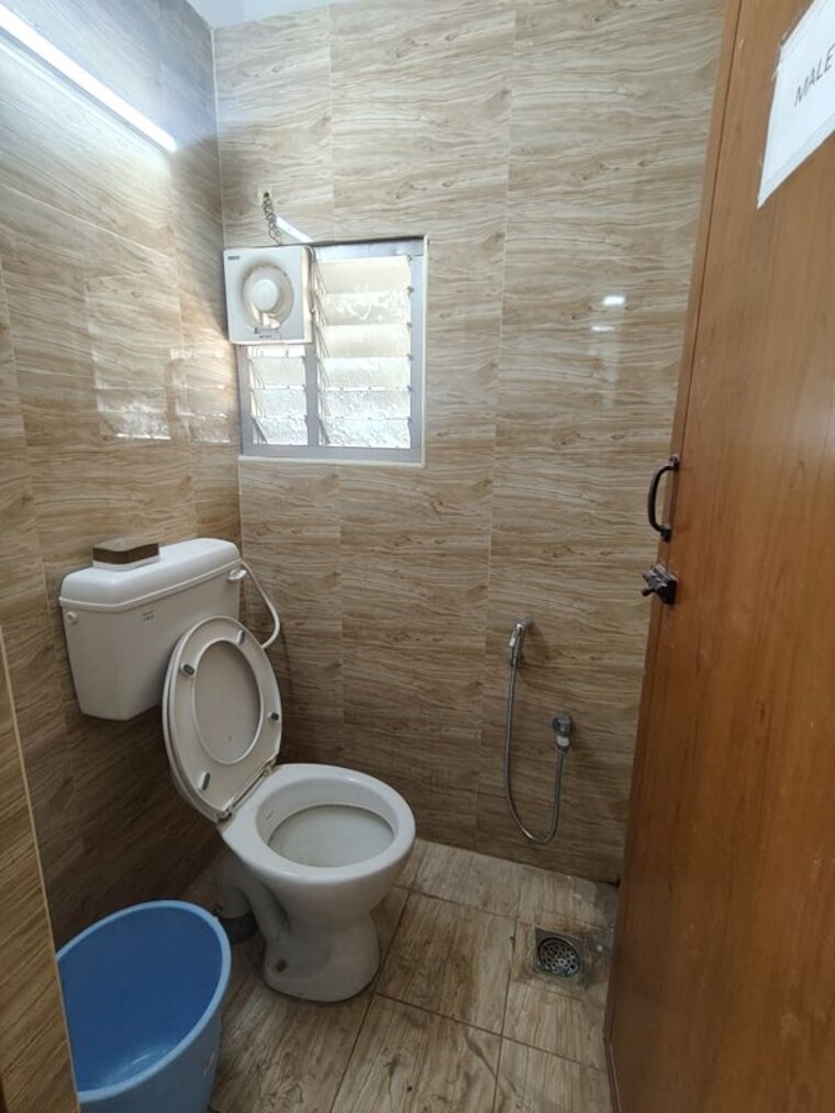 Bathroom, amar-apartments-ashok-nagar Commercial Office Space in IT/SEZ 1700 Sq.Ft. In Ashok Nagar Chennai 10191886