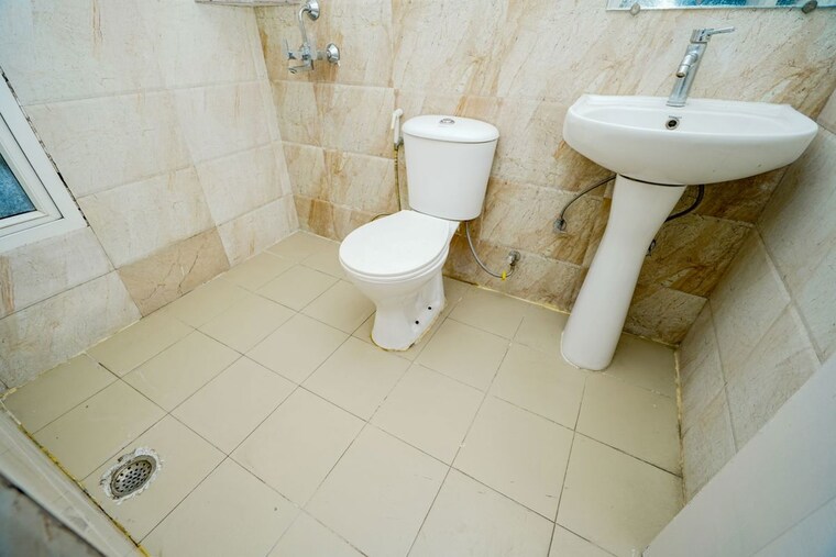 Bathroom, ajnara-le-garden 2 Bedroom 995 Sq.Ft. Apartment In Sector 16b Greater Noida Greater Noida 10191672