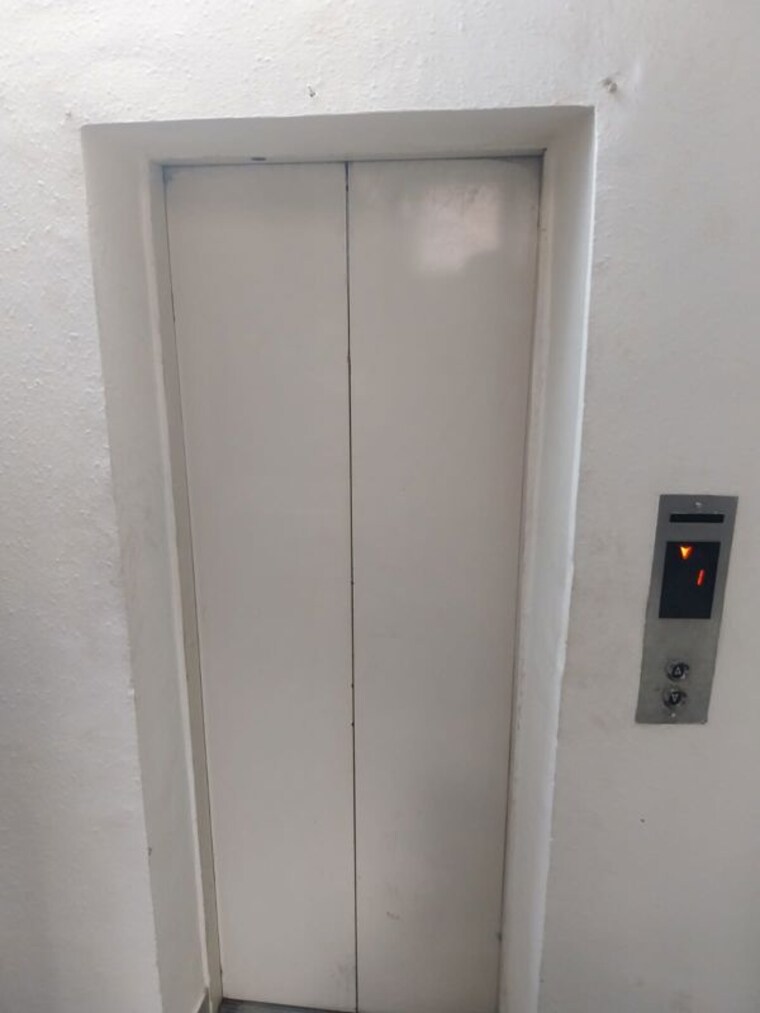 undefined, kalkaji 4 Bedroom 300 Sq.Yd. Builder Floor In Kalkaji Delhi 9694427