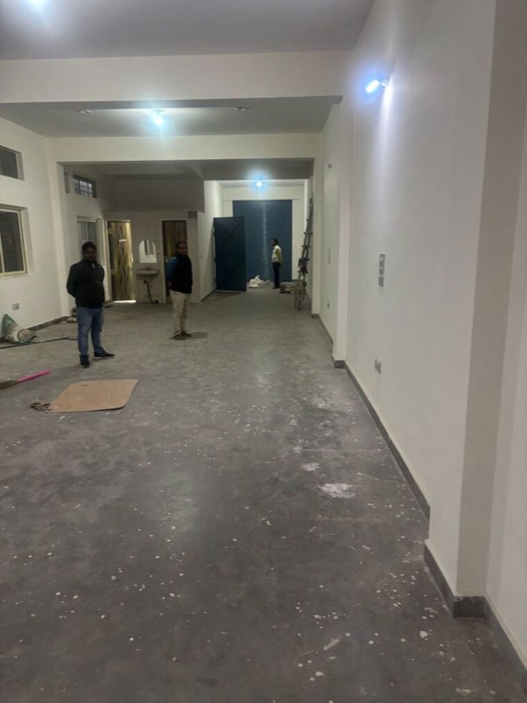  Parking, sector 65 Commercial Warehouse 1500 Sq.Ft. In Sector 65 Noida 10192135