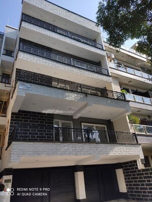  Showroom For Rent in Lajpat Nagar 4