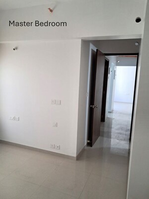 Room in 1 BHK Apartment at Lodha Crown Kolshet, Kolshet Road – for Sale