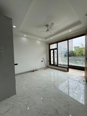 Room in 3 BHK Builder Floor at Palm Residency Chhatarpur, Chattarpur – for Rent