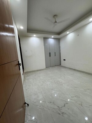 Room in 3 BHK Builder Floor at Palm Residency Chhatarpur, Chattarpur – for Rent