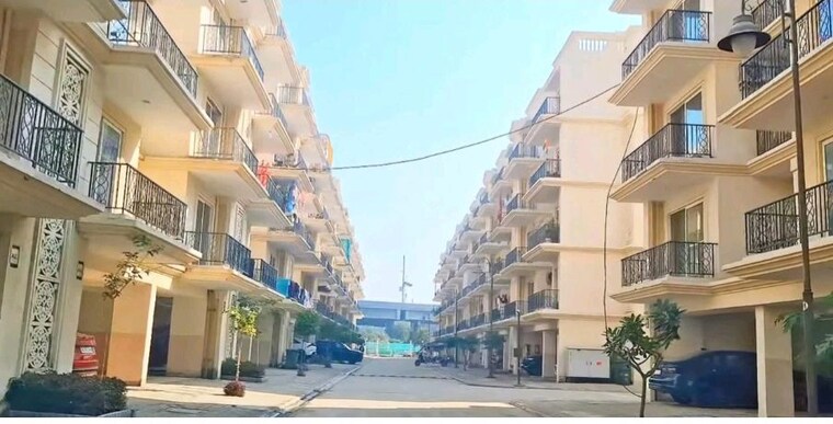 Exterior View, signature-global-park 3 Bedroom 1210 Sq.Ft. Builder Floor In Sohna Sector 36 Gurgaon 10192321
