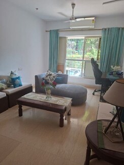 1 BHK + Pooja Room Apartment For Rent in Bandra West