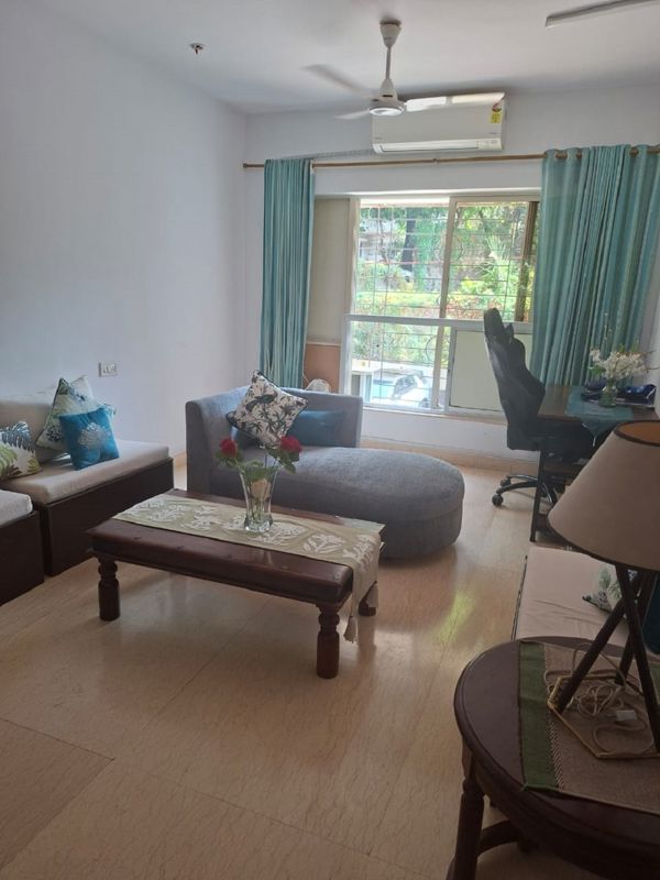 1 BHK + Pooja Room Apartment For Rent in Bandra West