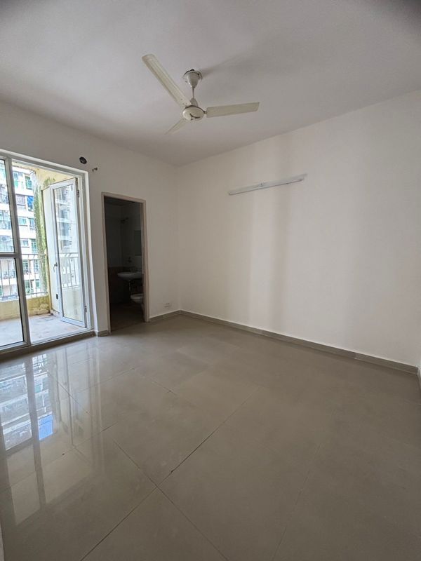 2 BHK + Extra Room Apartment For Sale in Sam Palm Olympia