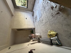 Team Area in 4 BHK Builder Floor at Rohini Sector 11 – for Sale