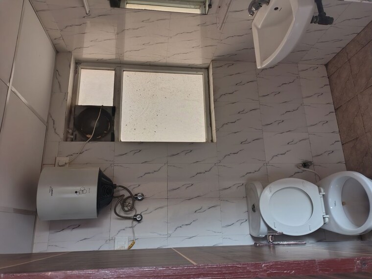 Bathroom, amrapali-leisure-park 2.5 Bedroom 1225 Sq.Ft. Apartment In Amrapali Leisure Valley Greater Noida 10192385