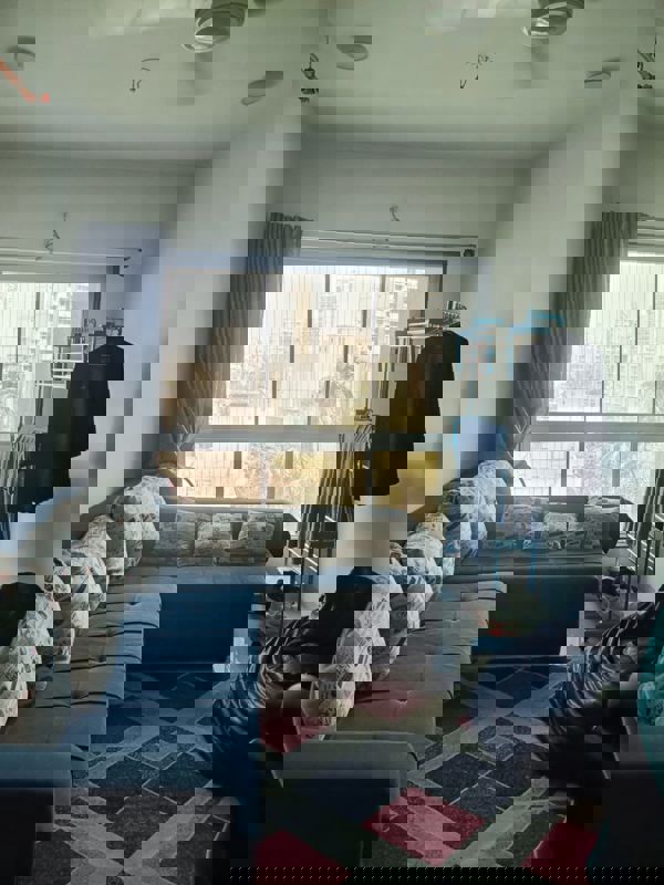 1 BHK 600 Sq.Ft. Apartment in Empire Towers