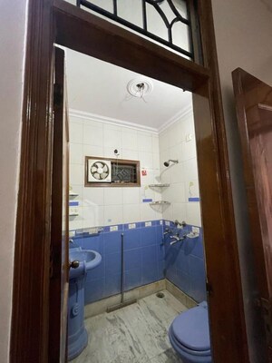 Bathroom in 2 BHK Builder Floor at Nirankari Colony – for Rent