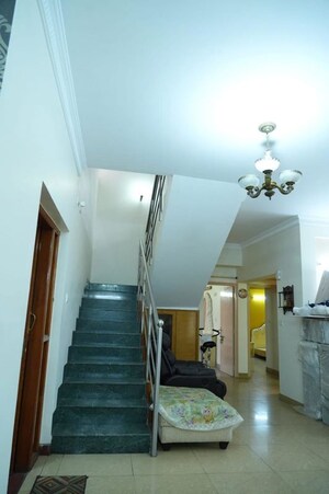 Staircase in 4 BHK Apartment at Mantri Elite, Jp Nagar – for Sale