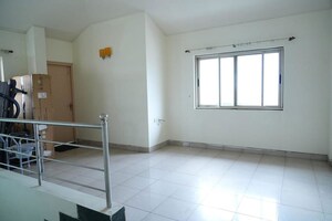 Bathroom in 4 BHK Apartment at Mantri Elite, Jp Nagar – for Sale