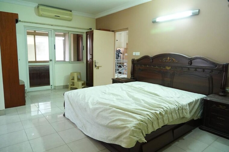Bedroom, mantri-elite 4 Bedroom 3537 Sq.Ft. Apartment In Jp Nagar Bangalore 10192390