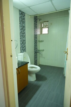 Bathroom in 4 BHK Apartment at Mantri Elite, Jp Nagar – for Sale