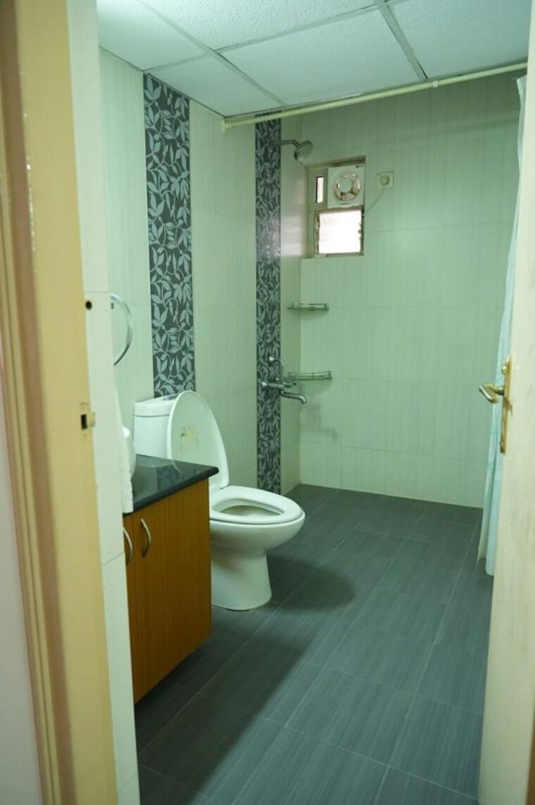 Bathroom, mantri-elite 4 Bedroom 3537 Sq.Ft. Apartment In Jp Nagar Bangalore 10192390