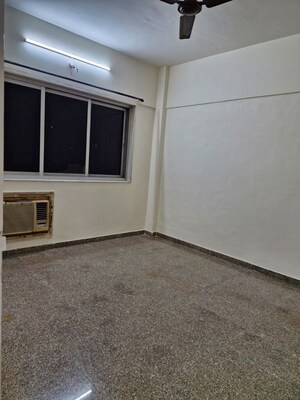 Room in 2 BHK Apartment at Valentine Apartments, Goregaon East – for Rent