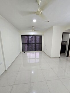 2 BHK Apartment For Rent in Lodha Splendora River View