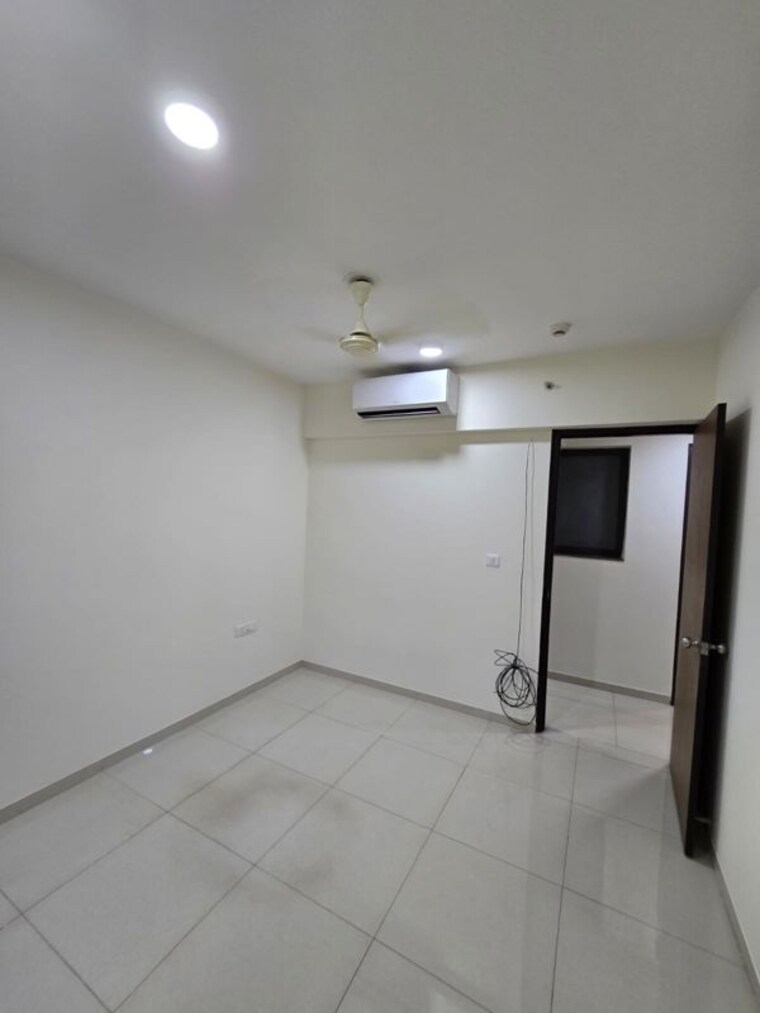 Master Bedroom, lodha-splendora-river-view 2 Bedroom 654 Sq.Ft. Apartment In Ghodbunder Road Thane 10192519
