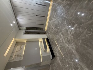 Furnished Amenities in 4 BHK Builder Floor at Rohini Sector 16 – for Sale