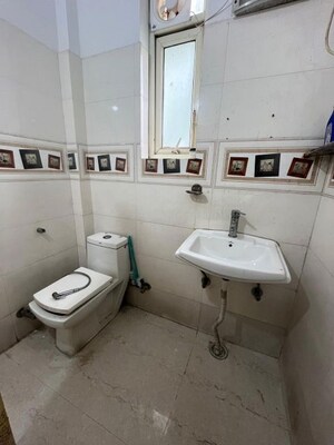 Bathroom in 1 BHK Builder Floor at Ansal Sushant Apartments, Sushant Lok I – for Rent