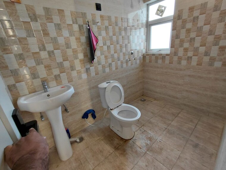 Bathroom, sadupura village 4 Bedroom 1750 Sq.Ft. Apartment In Sadupura Village Faridabad 10192592