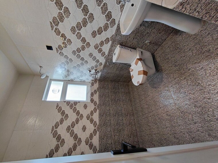 Bathroom, sadupura village 4 Bedroom 1750 Sq.Ft. Apartment In Sadupura Village Faridabad 10192592