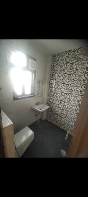Bathroom in 1 RK Builder Floor at DLF City Phase IV, Dlf Phase iv – for Rent