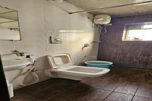 Bathroom in 2 BHK Apartment at Vile Parle West – for Rent