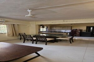 Living Room in 2 BHK Apartment at Vile Parle West – for Rent