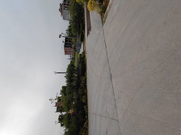 Garden, amolik-aster-woods  126 Sq.Yd. Plot In Sector 98 Faridabad 10192673