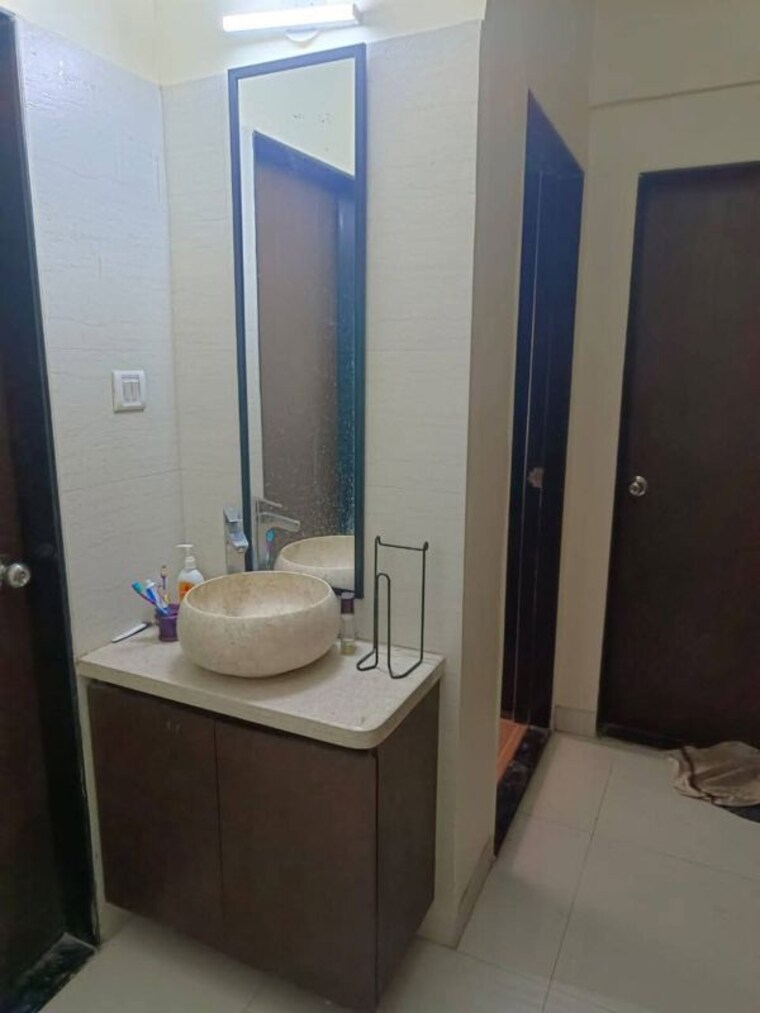Bathroom, mantri-park 2 Bedroom 860 Sq.Ft. Apartment In Goregaon East Mumbai 10192793