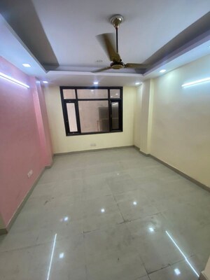 Room in 2 BHK Apartment at Chattarpur – for Rent